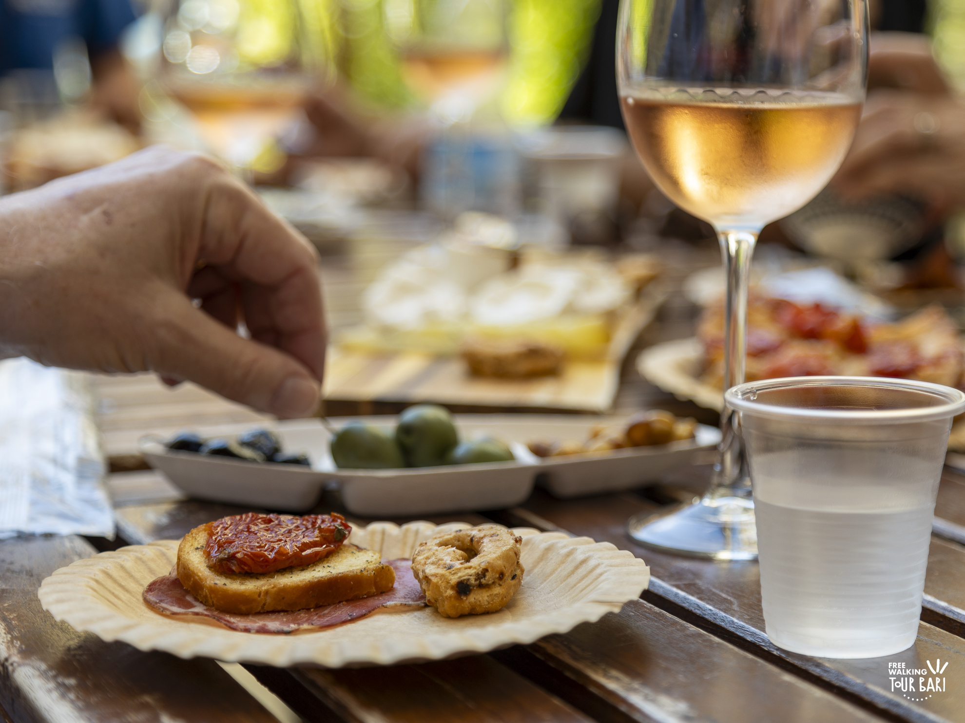 scopri i food tour di free walking tour bari