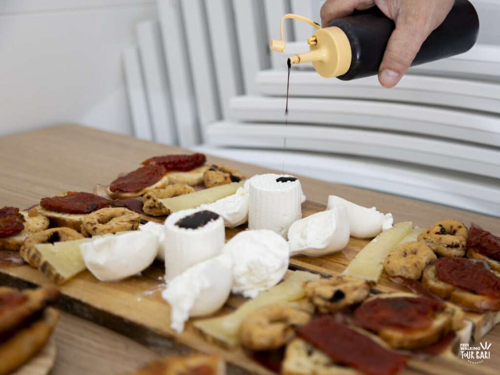 Bite Bari è il food tour perfetto per gustare la cucina tipica barese dal dolce al salato 
